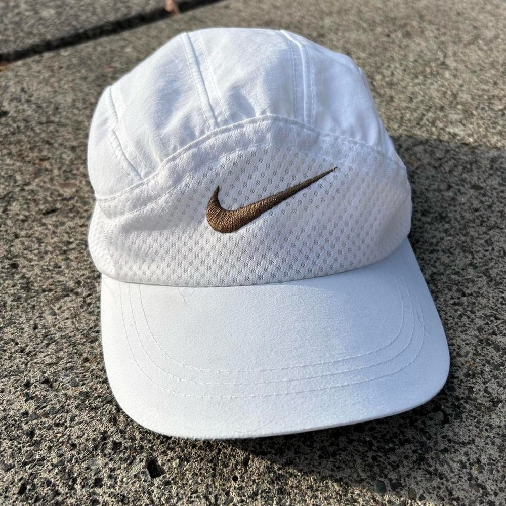 VINTAGE 90s Nike White TAILWIND Running Cap with Brown Swoosh Logo-Embroidered